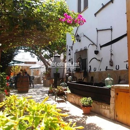 La Llar De Laura Guest House Ел Побленоу дел Делта Екстериор снимка