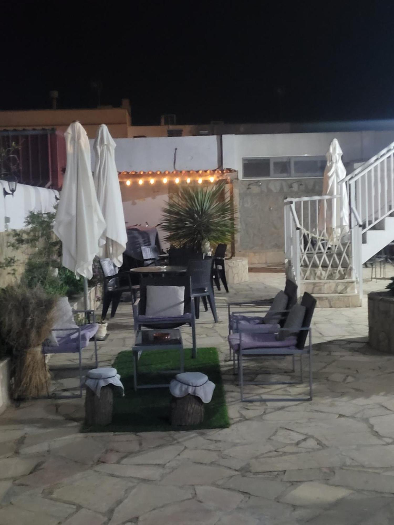 La Llar De Laura Guest House Ел Побленоу дел Делта Екстериор снимка
