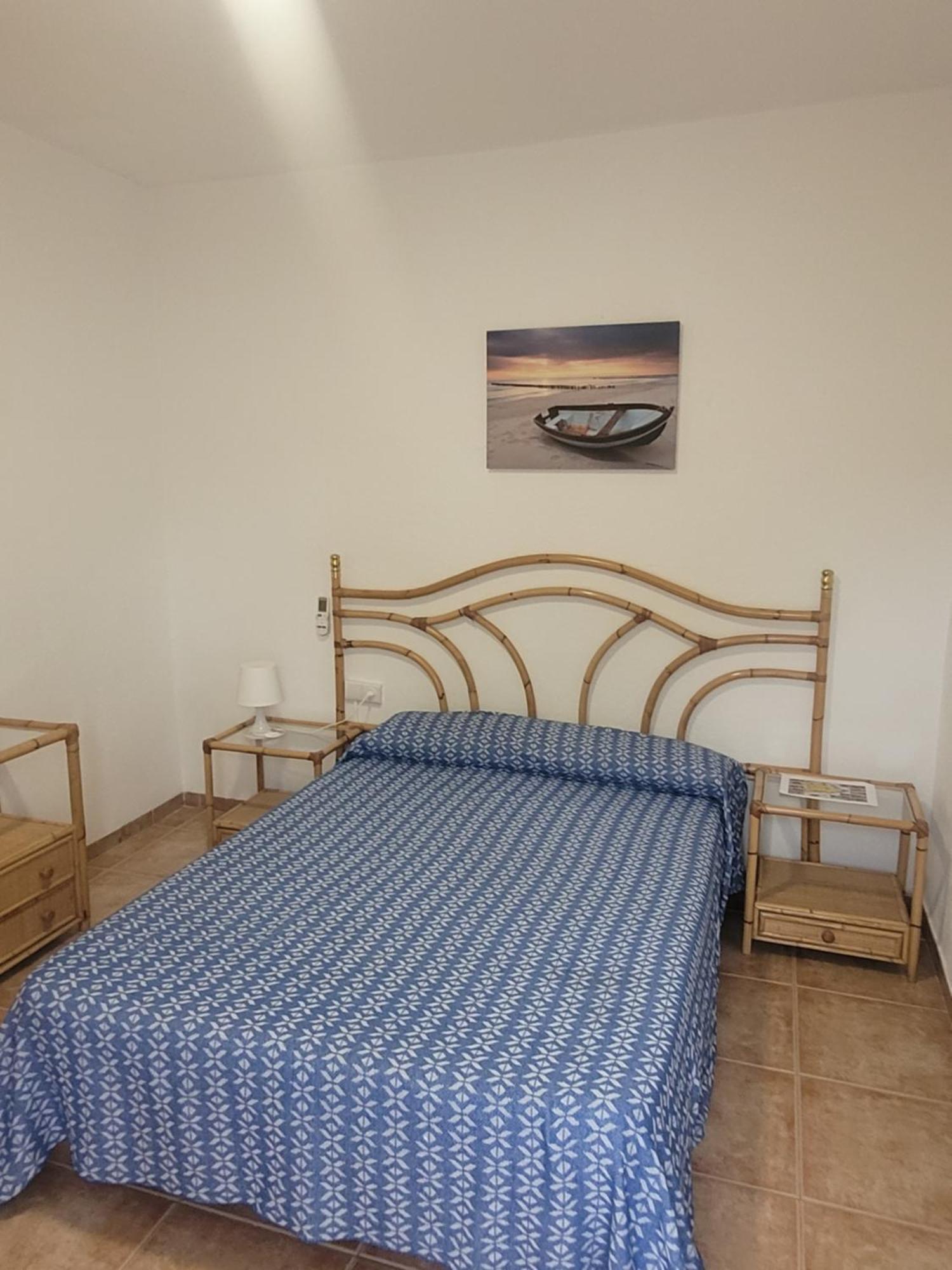 La Llar De Laura Guest House Ел Побленоу дел Делта Екстериор снимка